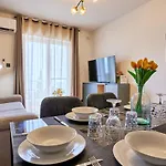 Lotusescape Modern Apartment, 7 Minutes Walk To Promenade St Pauls Bay *