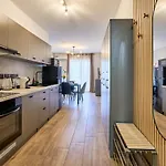 Apartment Lotusescape Modern Apartment, 7 Minutes Walk To Promenade St Pauls Bay