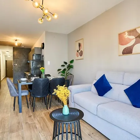 Daire Lotusescape Modern Apartment, 7 Minutes Walk To Promenade St Pauls Bay