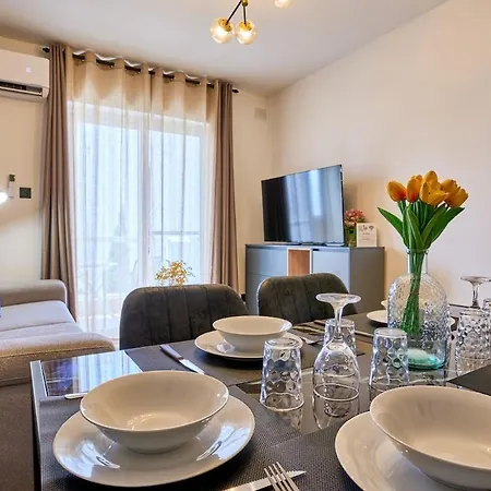 Lotusescape Modern Apartment, 7 Minutes Walk To Promenade St Pauls Bay *