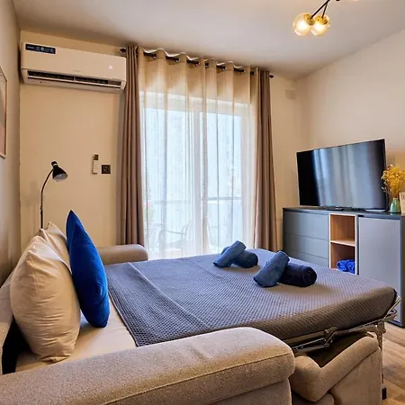 Lotusescape Modern Apartment, 7 Minutes Walk To Promenade St Pauls Bay Daire