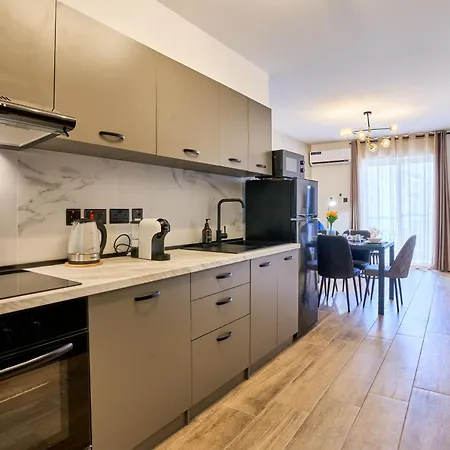 Lotusescape Modern Apartment, 7 Minutes Walk To Promenade St Pauls Bay Apartmán St. Paul's Bay