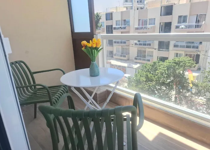 Apartment Lotusescape Modern Apartment, 7 Minutes Walk To Promenade St Pauls Bay