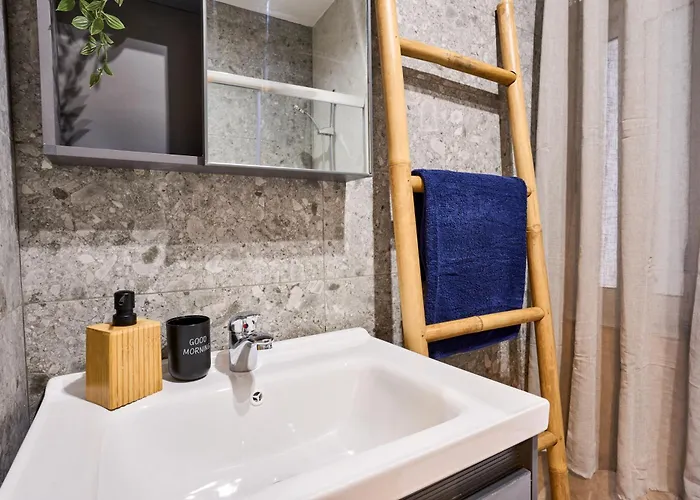 Lotusescape Modern Apartment, 7 Minutes Walk To Promenade St Pauls Bay St. Paul's Bay