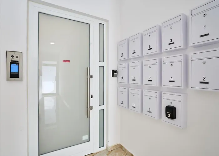 Apartment Lotusescape Modern Apartment, 7 Minutes Walk To Promenade St Pauls Bay