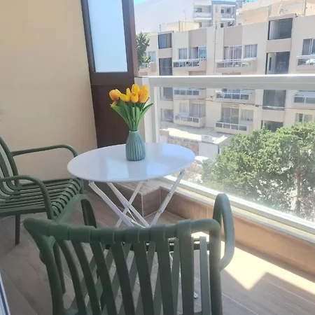 Daire Lotusescape Modern Apartment, 7 Minutes Walk To Promenade St Pauls Bay
