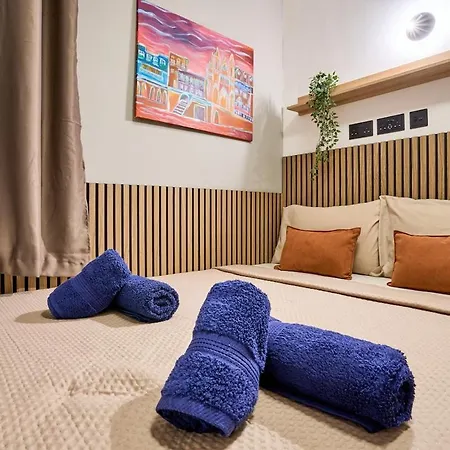 Lotusescape Modern Apartment, 7 Minutes Walk To Promenade St Pauls Bay Daire St. Paul's Bay