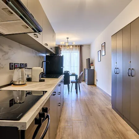 Daire Lotusescape Modern Apartment, 7 Minutes Walk To Promenade St Pauls Bay *